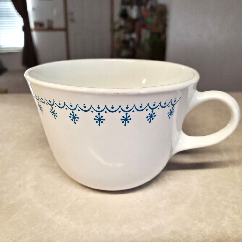 Corelle Livingware by Corning Snowflake Garland Coffee Cup